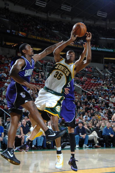 体育足协杯：深圳拼尽全力无奈被申花淘汰