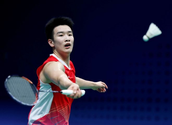 背身接球 背身接球